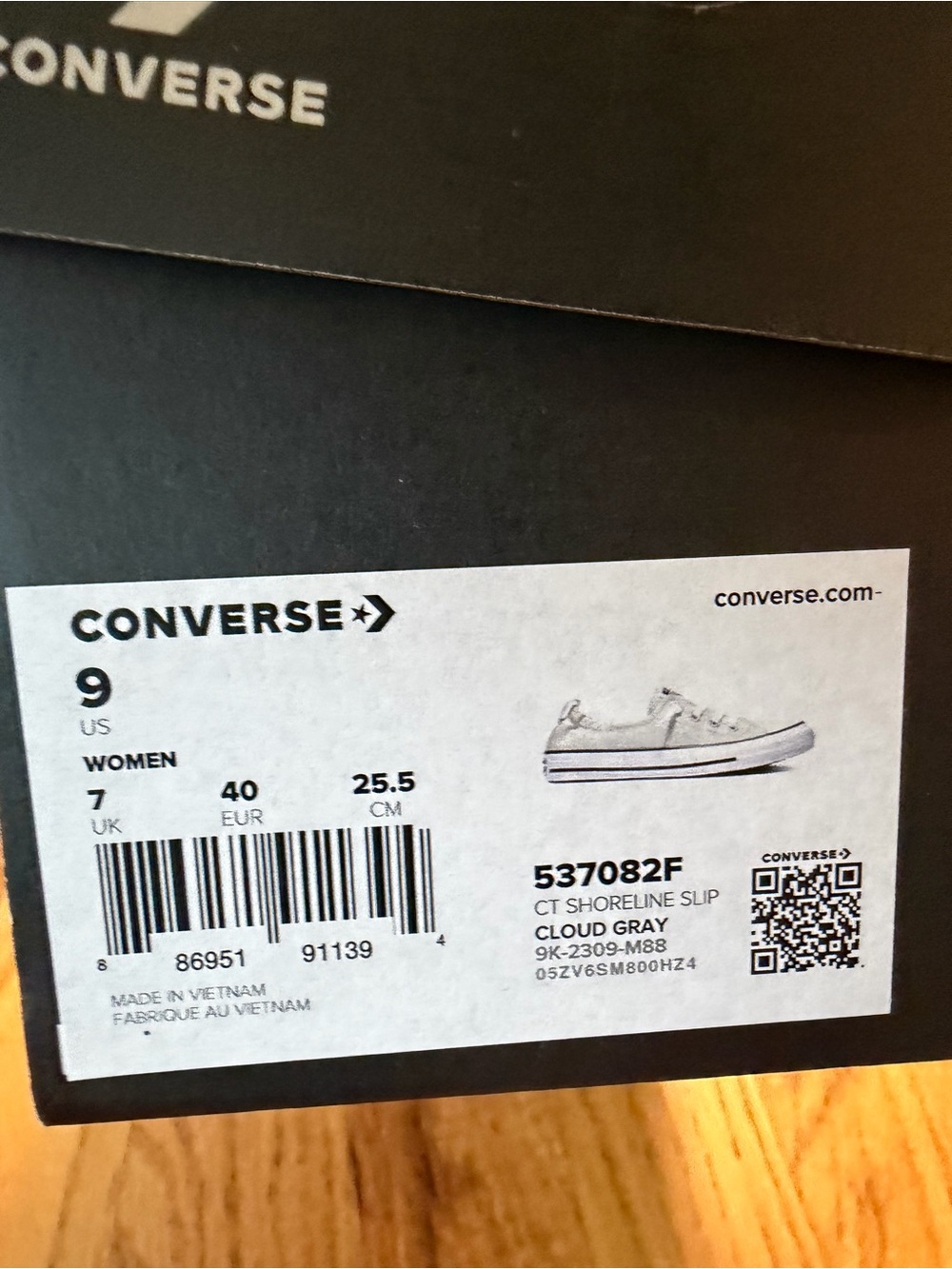 New in box Chuck Taylor Shoreline size 9 women - Picture 3 of 3